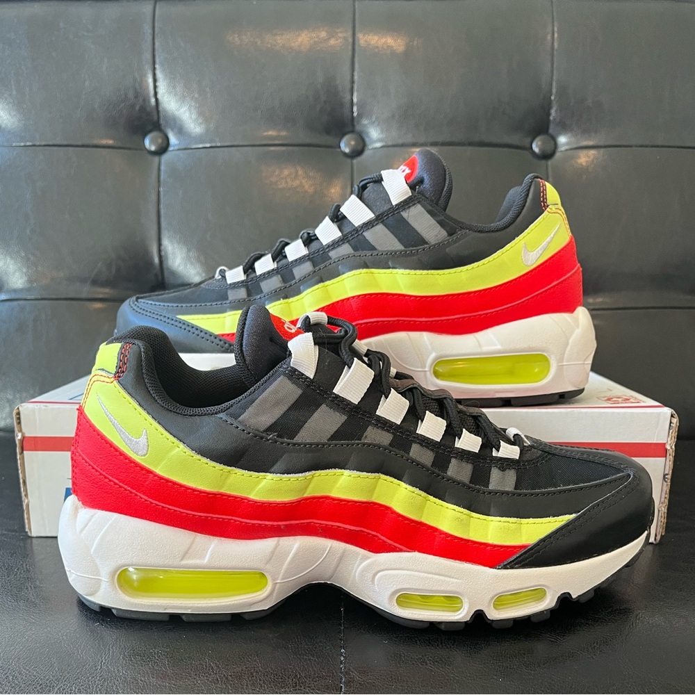 Women’s Nike‎ Air Max 95 “Neon Red” Sz 8.5